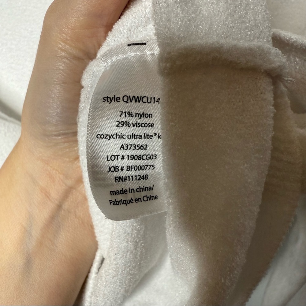 Barefoot Dreams CozyChic Ultra Lite pullover with front pocket White XS - Picture 4 of 6